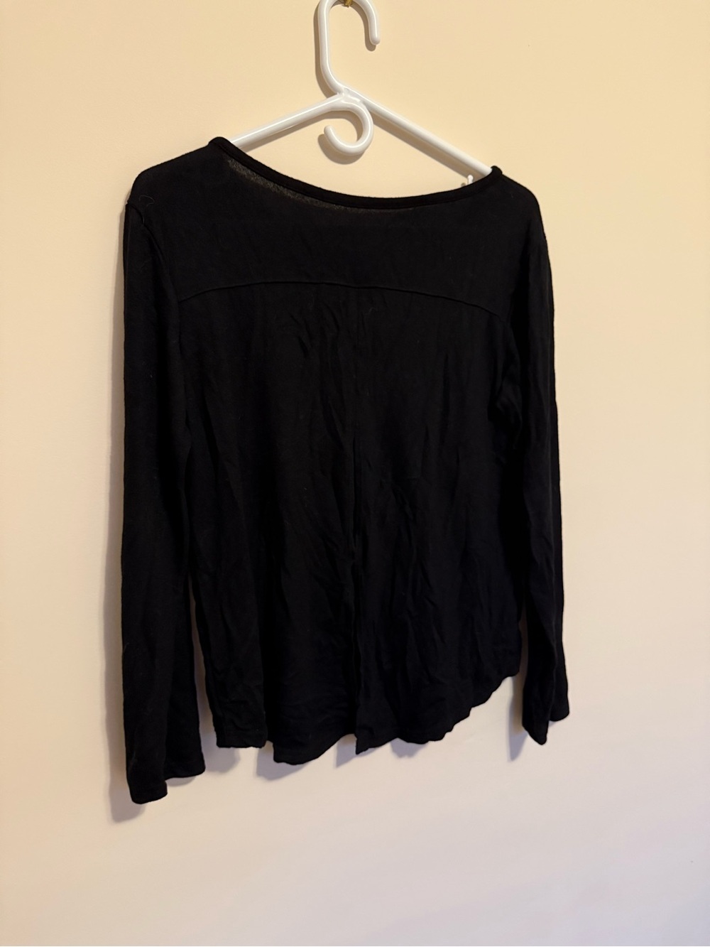 Active USA Black Long-Sleeve Women's Tee